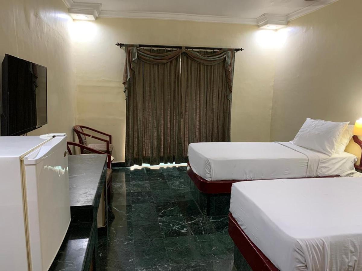 Mourya Lords Inn Kurnool Exterior foto